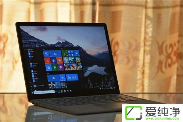 ϲձ΢ܛSurface LaptopÑ(h)ƳWin10 S֏(f)R